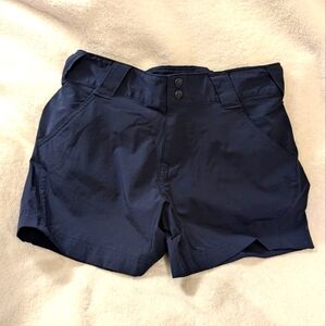 Columbia Women's Performance Fishing Gear navy blue shorts 4